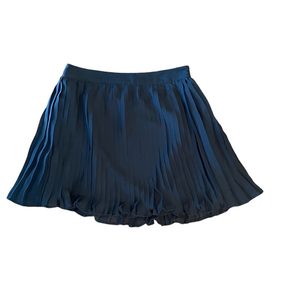 Central Park West pleated black on trend mini skirt with pockets size small - Picture 7 of 13